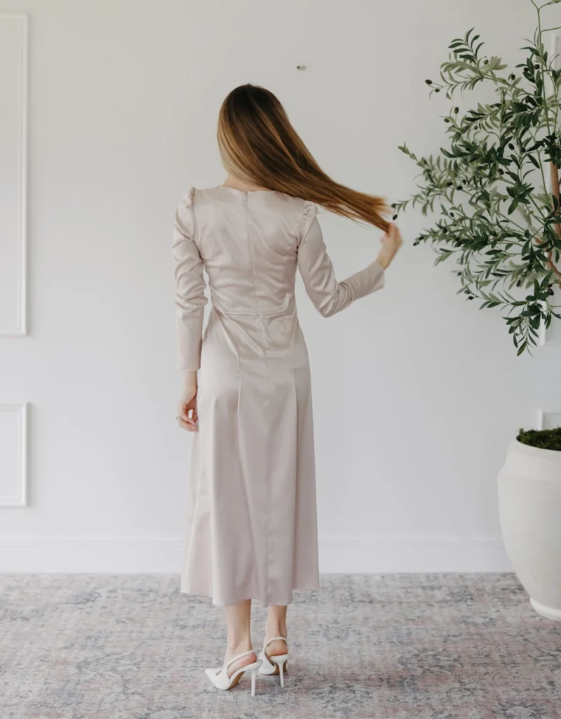 Trufamme Elizabeth Champagne elegant dress